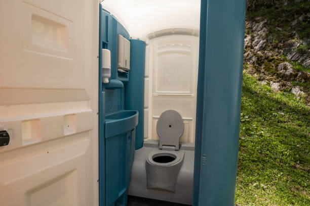 Best Porta potty delivery and setup  in East St Louis, IL